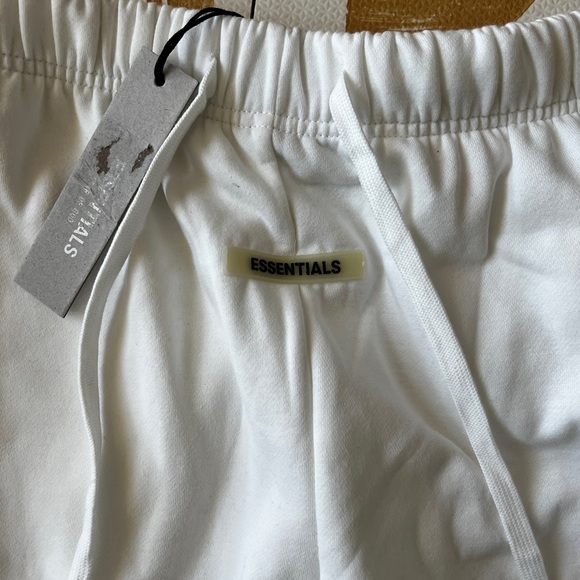 Essential Joggers - Picture 3 of 5